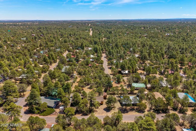 $299,777 | 2979 Western Star Drive, Overgaard, AZ 85933