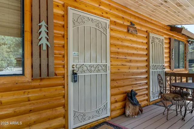 $299,777 | 2979 Western Star Drive, Overgaard, AZ 85933