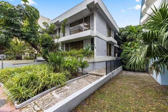 $319,000 | 9140 Collins Avenue, Unit C, Surfside, FL 33154