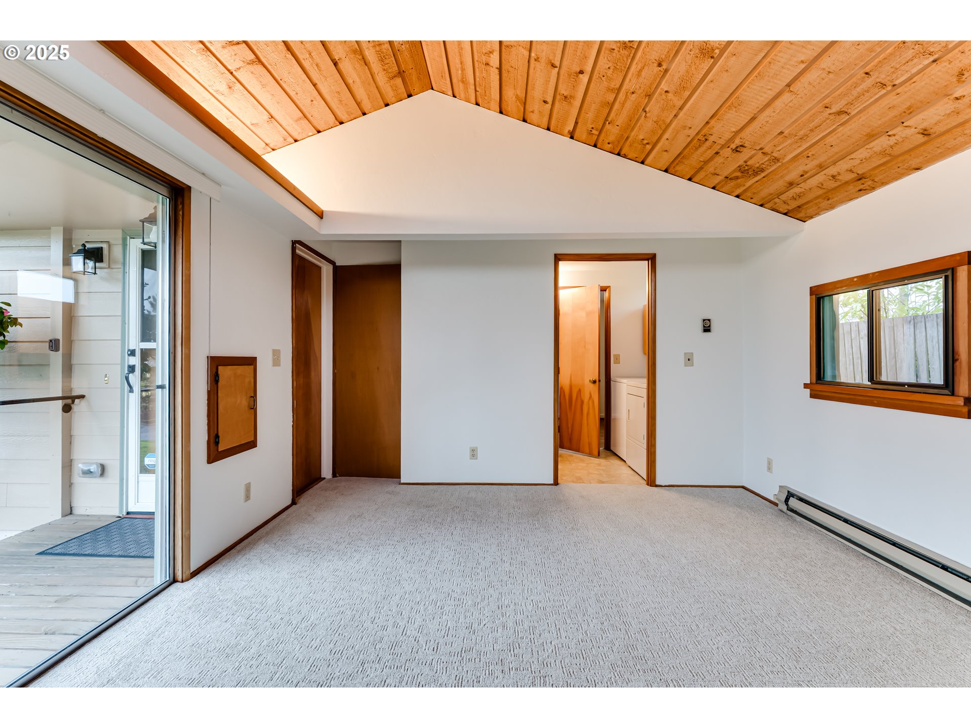 2550 Lawrence Street Eugene, OR 97405 - Photo 37 of 48 a view of empty room with window