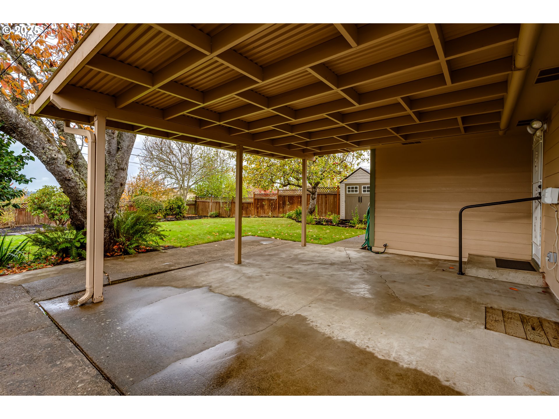 2550 Lawrence Street Eugene, OR 97405 - Photo 42 of 48 a view of a garage
