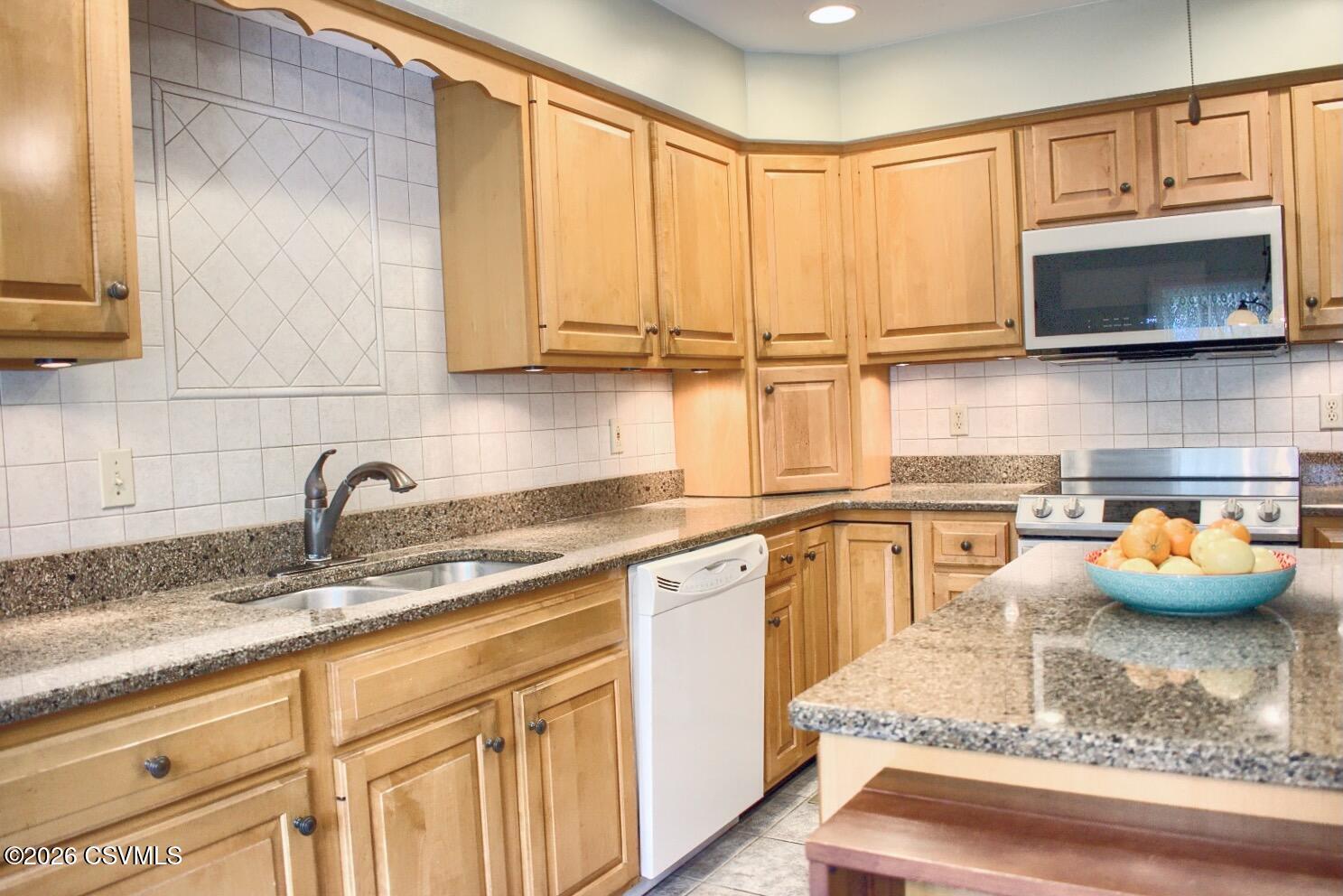 151 Woodsedge Drive Winfield, PA 17889 - Photo 6 of 36 .