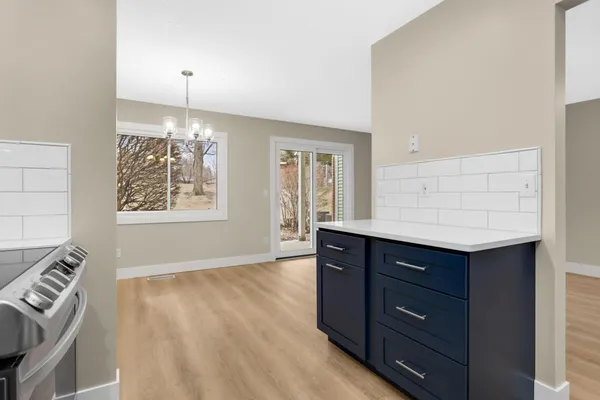 $229,900 | 5141 Balmoral Lane, Unit 3, Bloomington, MN 55437