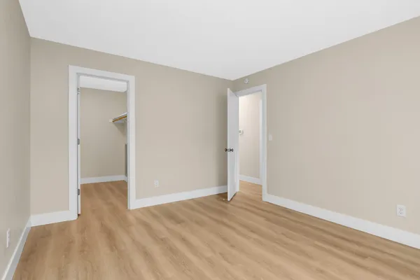 $229,900 | 5141 Balmoral Lane, Unit 3, Bloomington, MN 55437