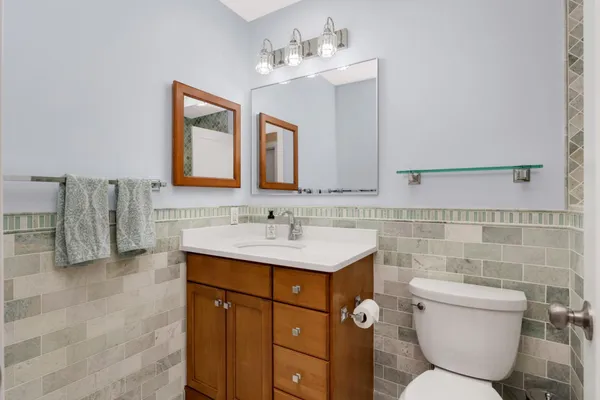 $229,900 | 5141 Balmoral Lane, Unit 3, Bloomington, MN 55437