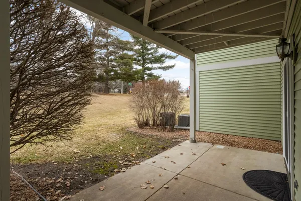 $229,900 | 5141 Balmoral Lane, Unit 3, Bloomington, MN 55437