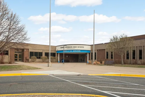 $229,900 | 5141 Balmoral Lane, Unit 3, Bloomington, MN 55437