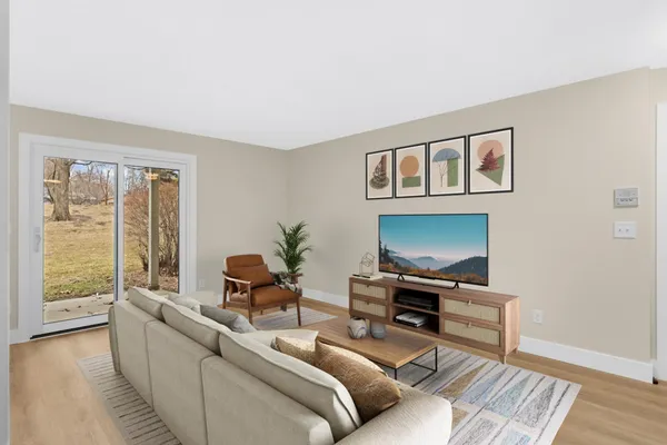 $229,900 | 5141 Balmoral Lane, Unit 3, Bloomington, MN 55437