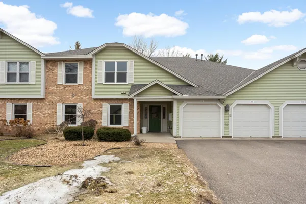 $229,900 | 5141 Balmoral Lane, Unit 3, Bloomington, MN 55437