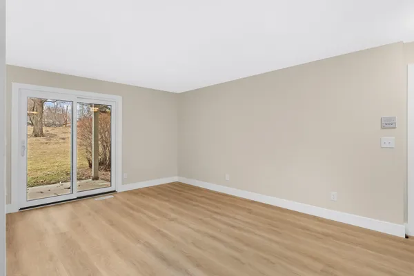 $229,900 | 5141 Balmoral Lane, Unit 3, Bloomington, MN 55437