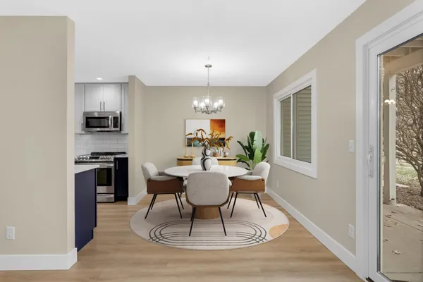 $229,900 | 5141 Balmoral Lane, Unit 3, Bloomington, MN 55437