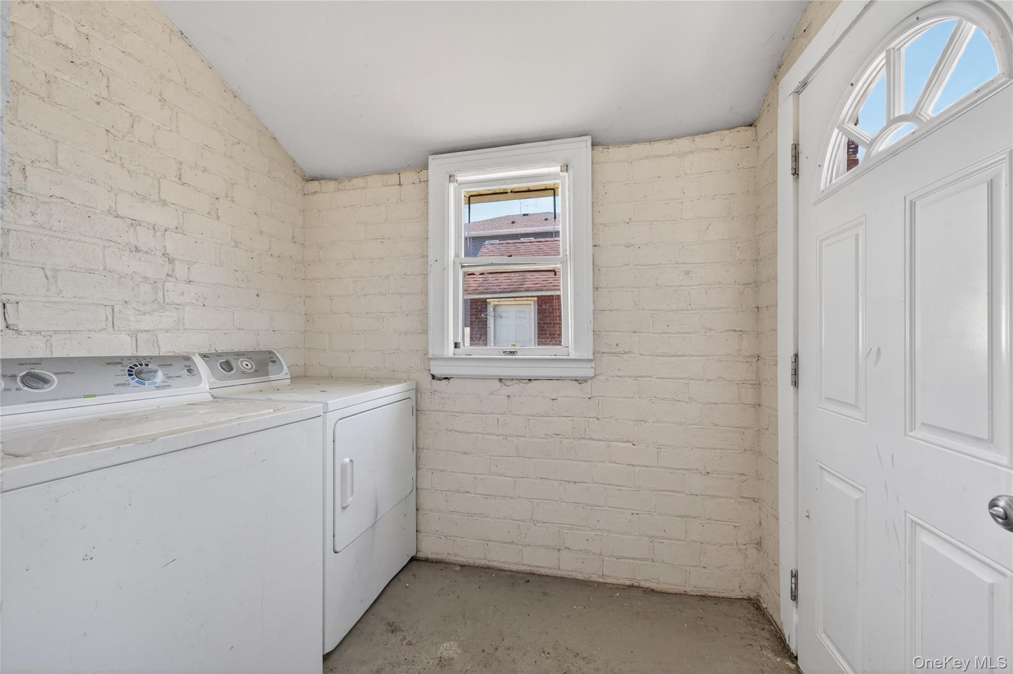 86 Remsen Avenue Hempstead, NY 11550 - Photo 19 of 27