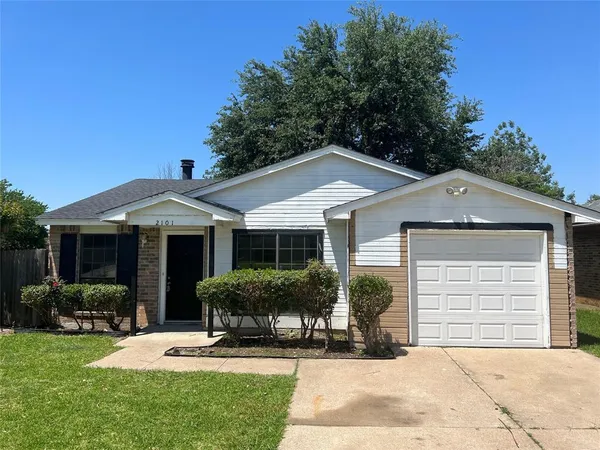 $1,850 | 2101 Pennington Drive, Arlington, TX 76014