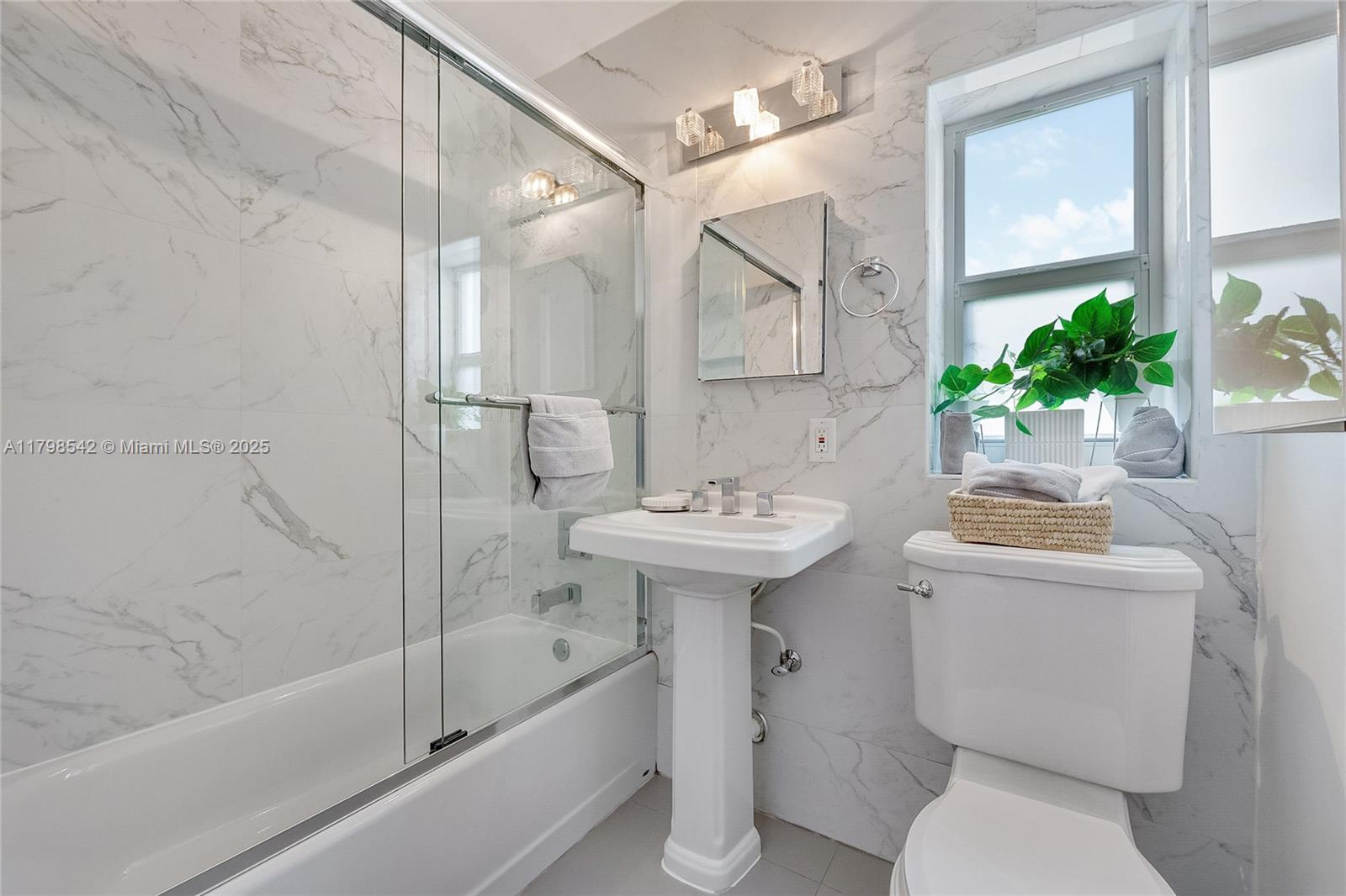 8950 Byron Avenue Surfside, FL 33154 - Photo 11 of 12