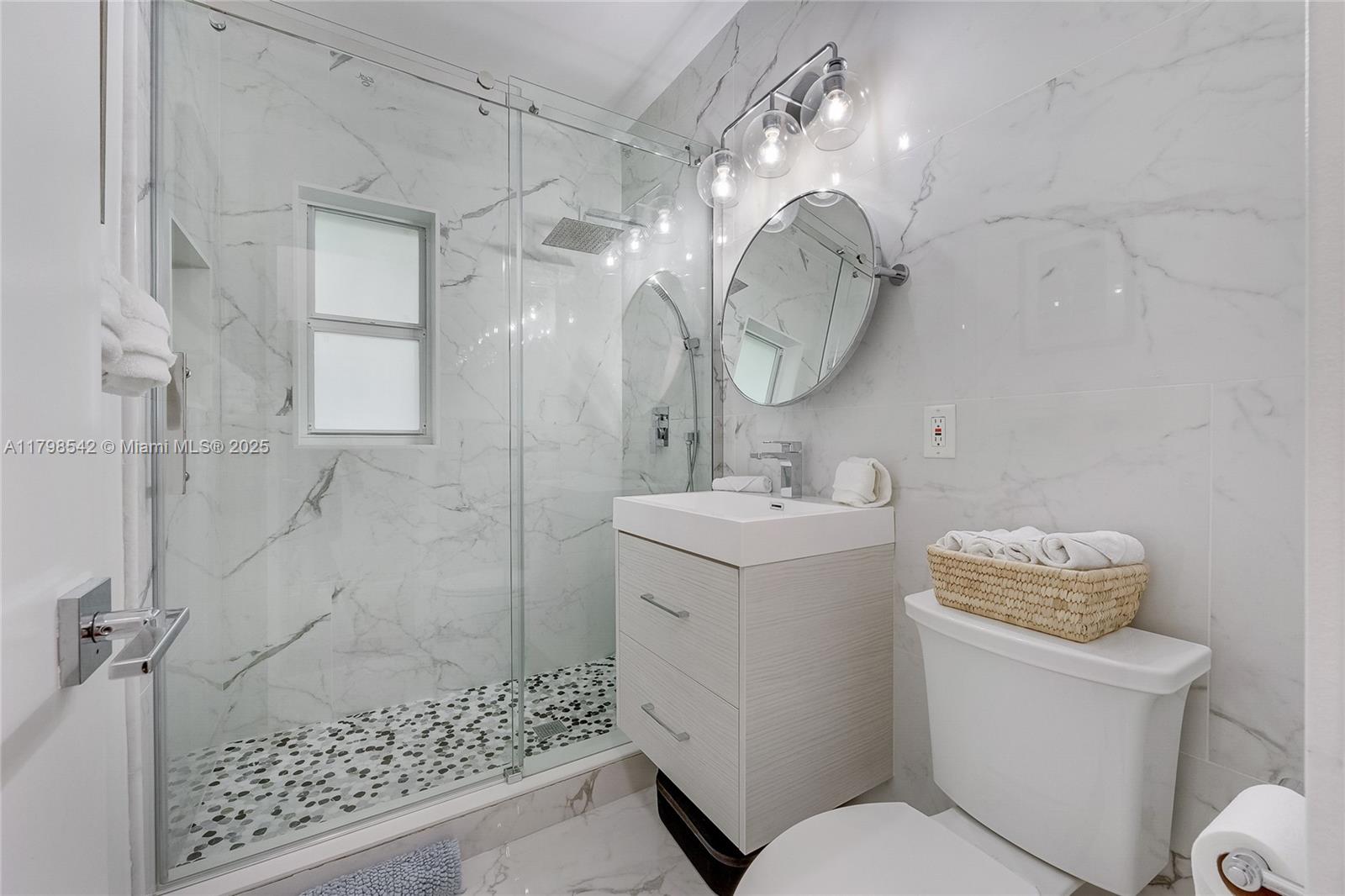 8950 Byron Avenue Surfside, FL 33154 - Photo 7 of 12