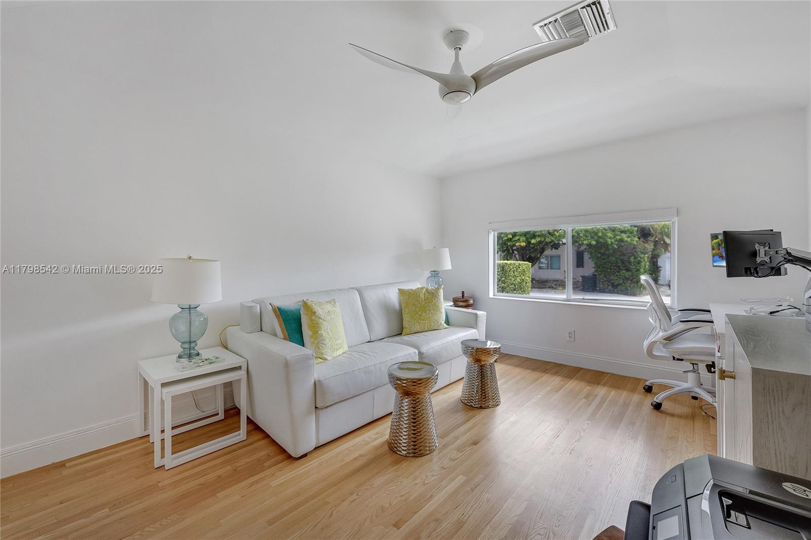 8950 Byron Avenue Surfside, FL 33154 - Photo 10 of 12