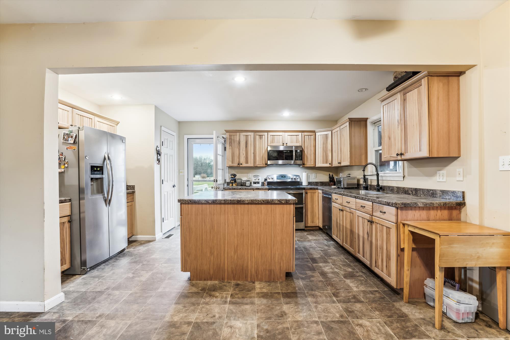 241 Bryce Road Queenstown, MD 21658 - Photo 21 of 67 Upscale Tiled Kitchen with Chef's Island