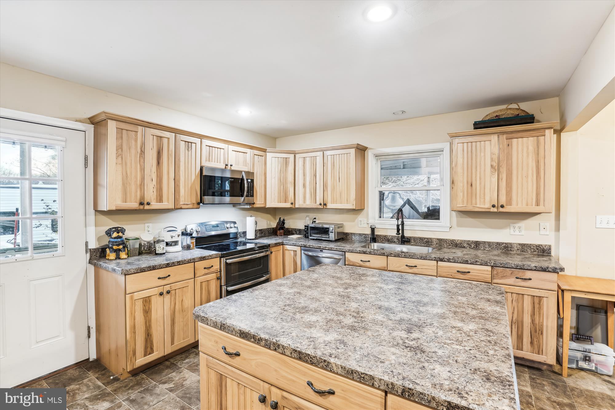 241 Bryce Road Queenstown, MD 21658 - Photo 23 of 67 Custom Storage Cabinetry