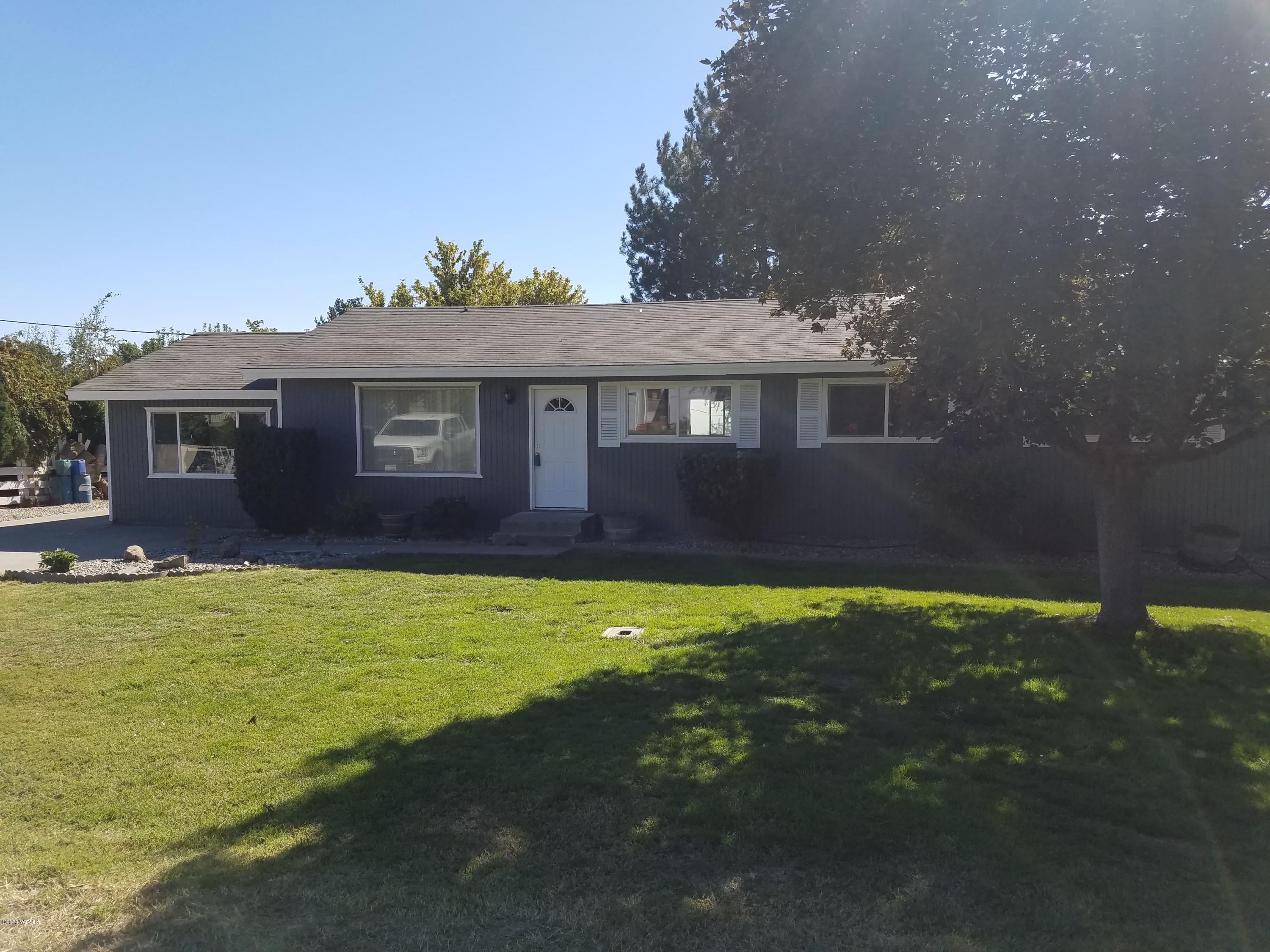 1814 Beacon Road Grandview, WA 98930 - Photo 1 of 23 120200715_721750818547836_72991516770236