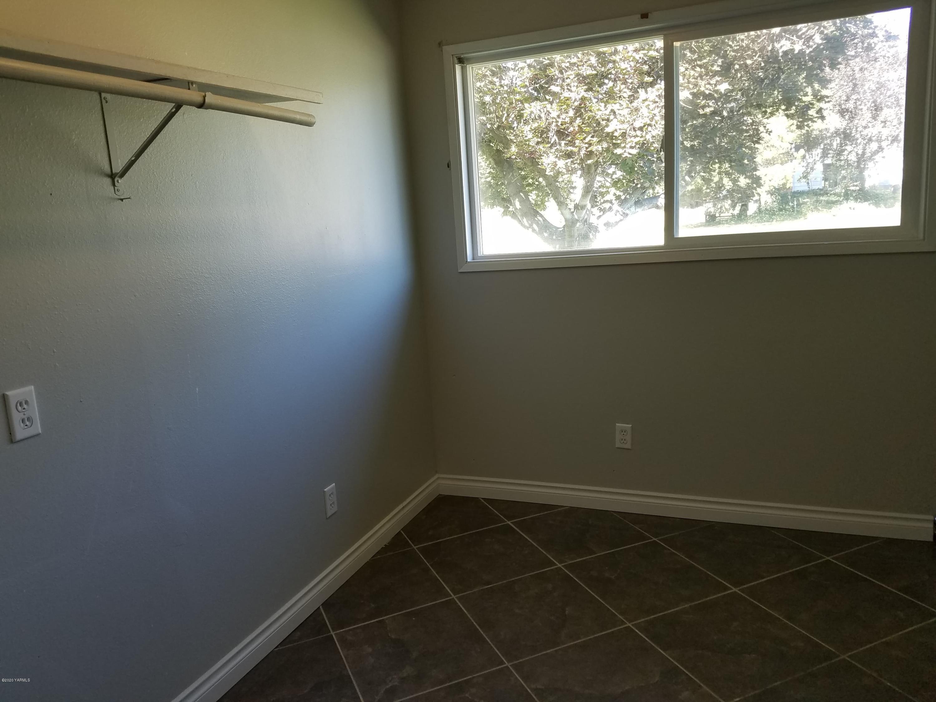 1814 Beacon Road Grandview, WA 98930 - Photo 14 of 23 120260434_1727531554066494_7621728899372