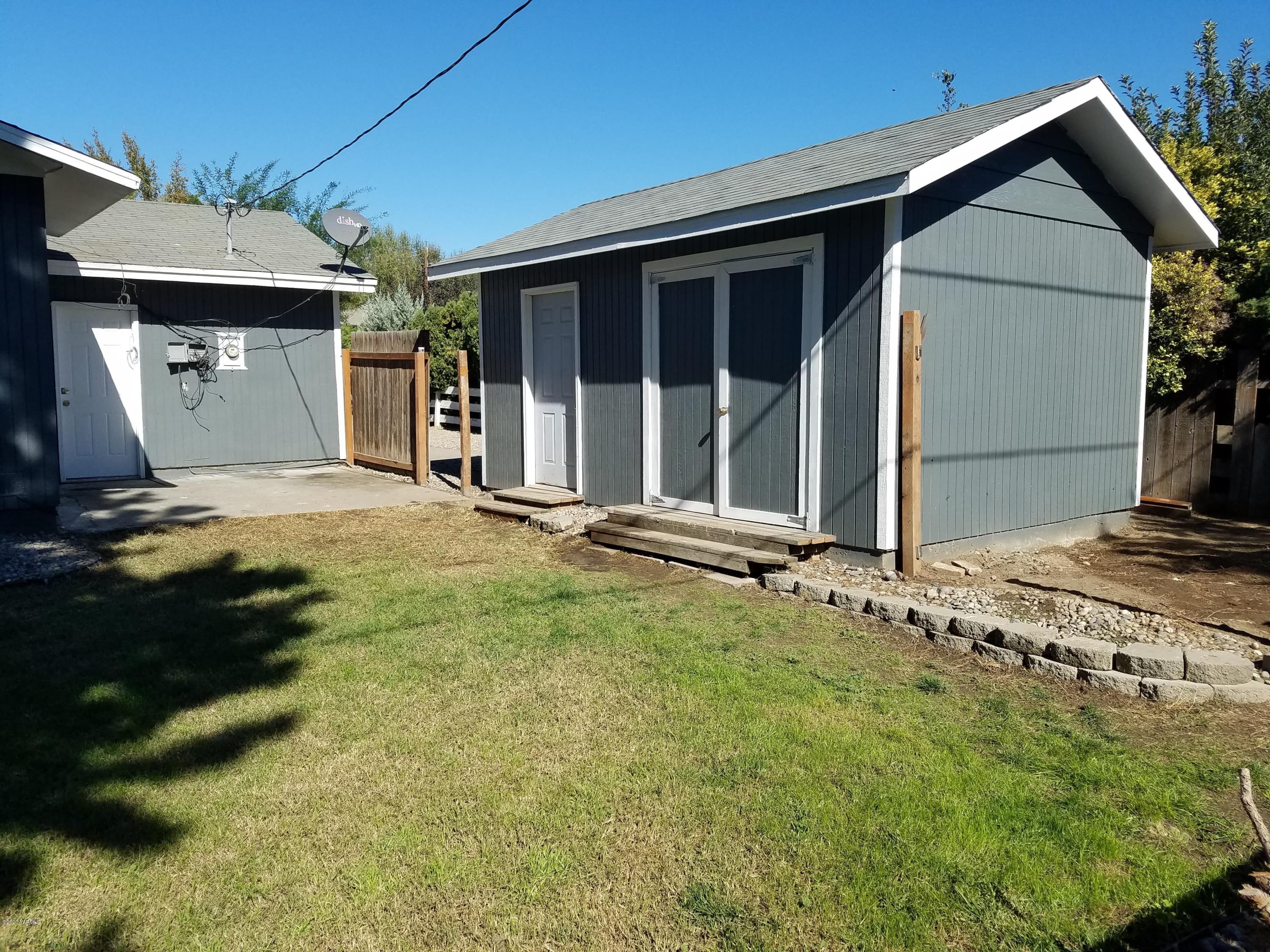 1814 Beacon Road Grandview, WA 98930 - Photo 22 of 23 120221113_814154552658700_33214646634180