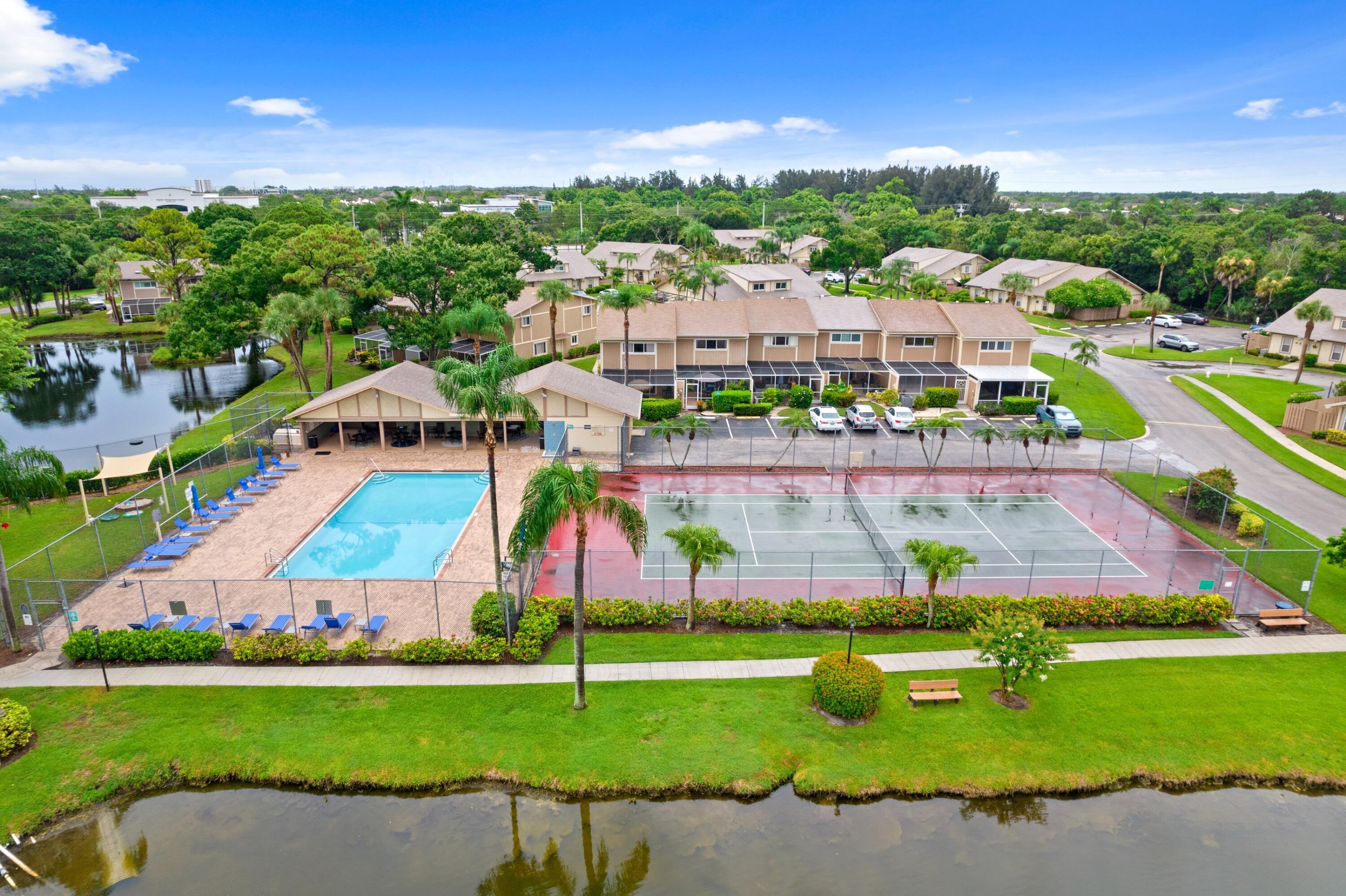 302 Maplecrest Circle Jupiter, FL 33458 - Photo 27 of 33 DJI_0064.jpg-SMALL