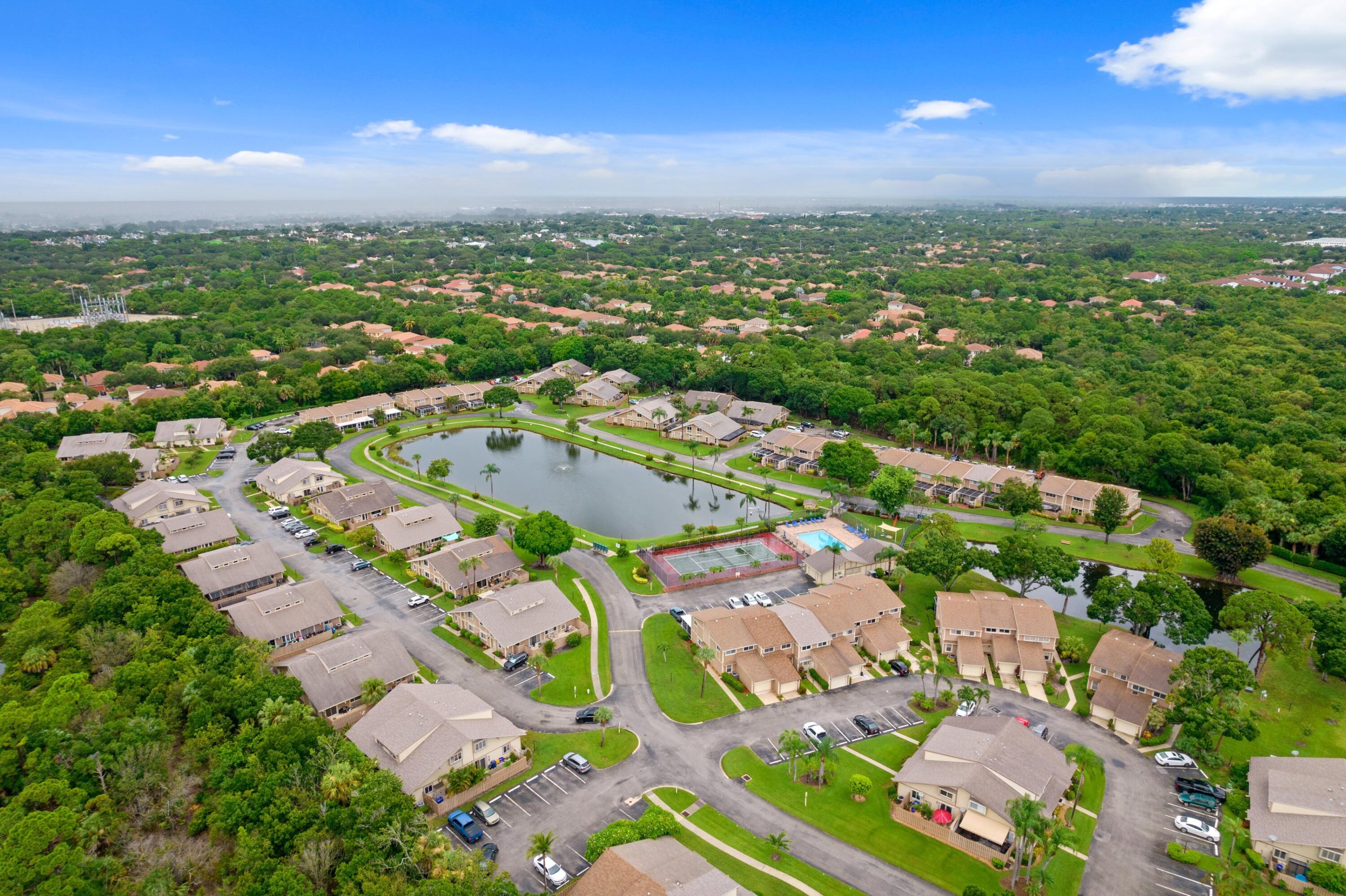 302 Maplecrest Circle Jupiter, FL 33458 - Photo 31 of 33 DJI_0042.jpg-SMALL