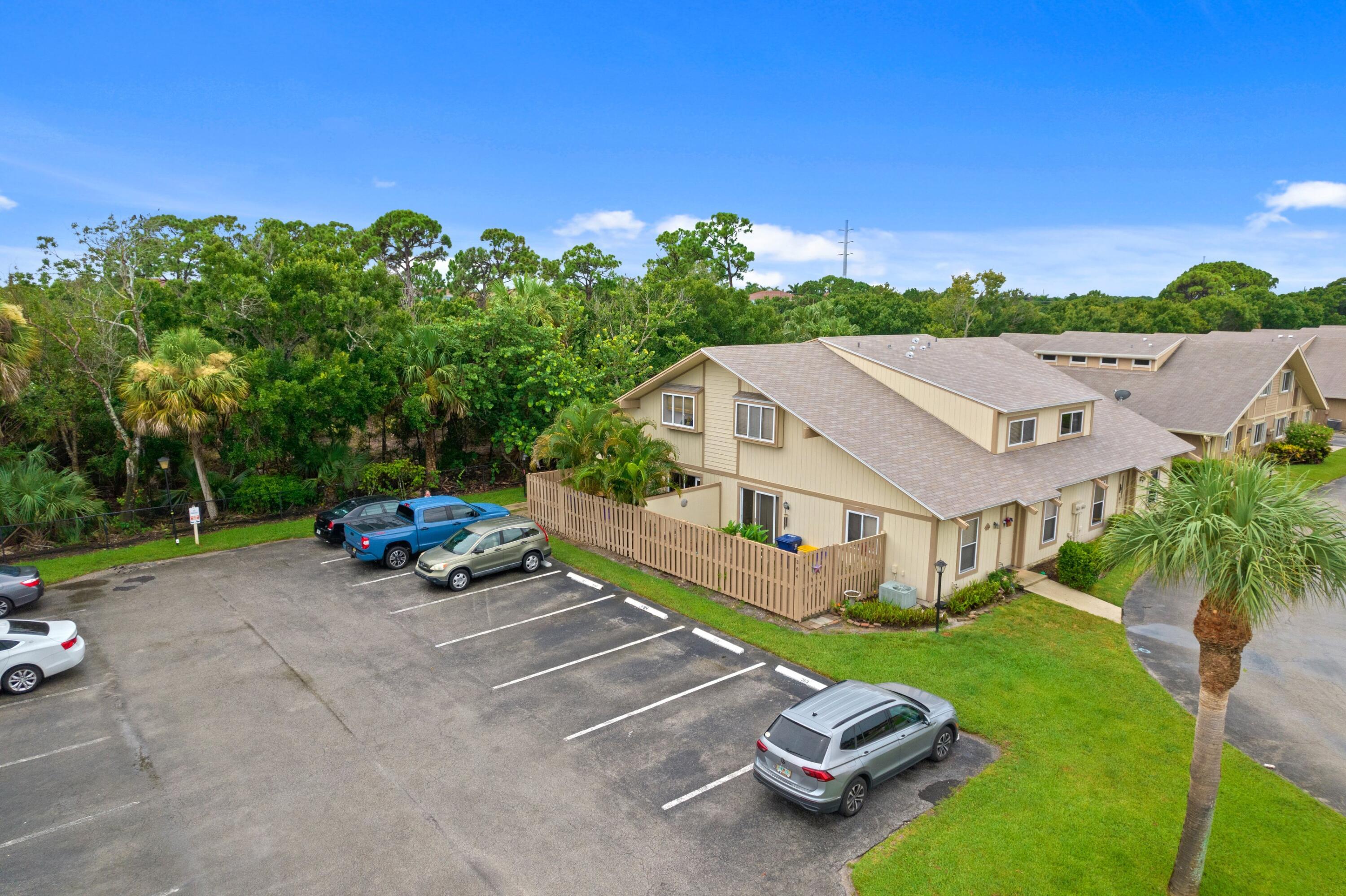302 Maplecrest Circle Jupiter, FL 33458 - Photo 6 of 33 DJI_0032.jpg-SMALL
