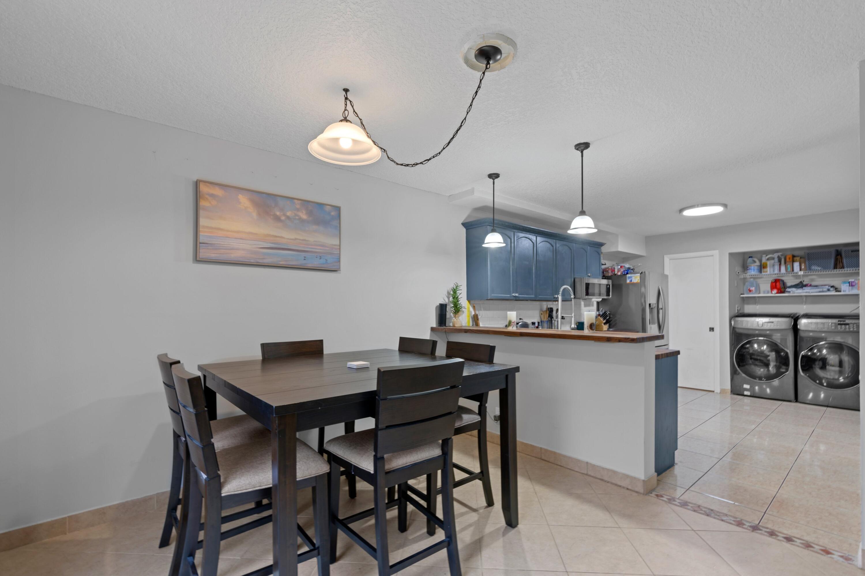 302 Maplecrest Circle Jupiter, FL 33458 - Photo 8 of 33 DSC09288.jpg-SMALL