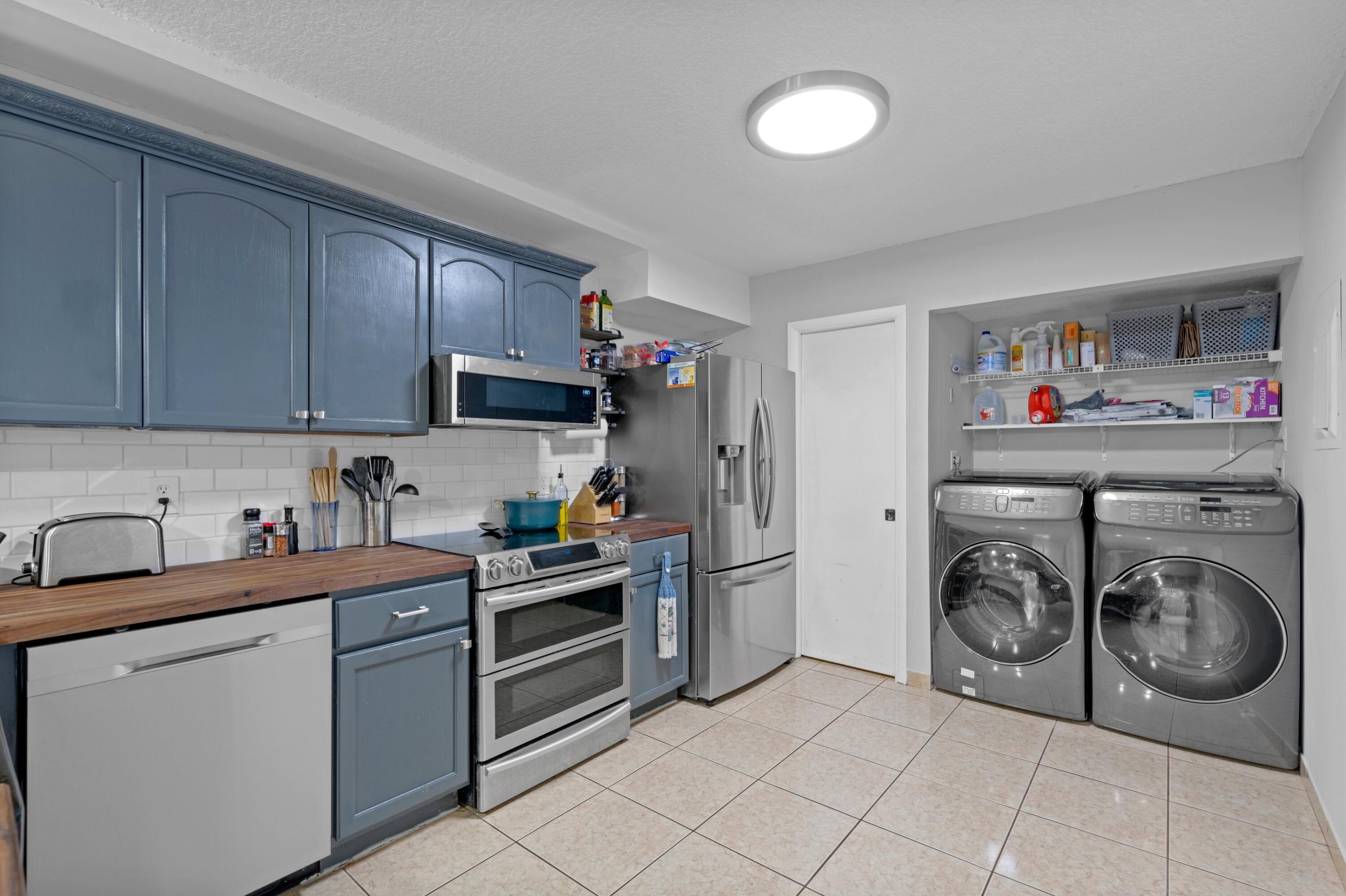 302 Maplecrest Circle Jupiter, FL 33458 - Photo 10 of 33 DSC09298.jpg-SMALL