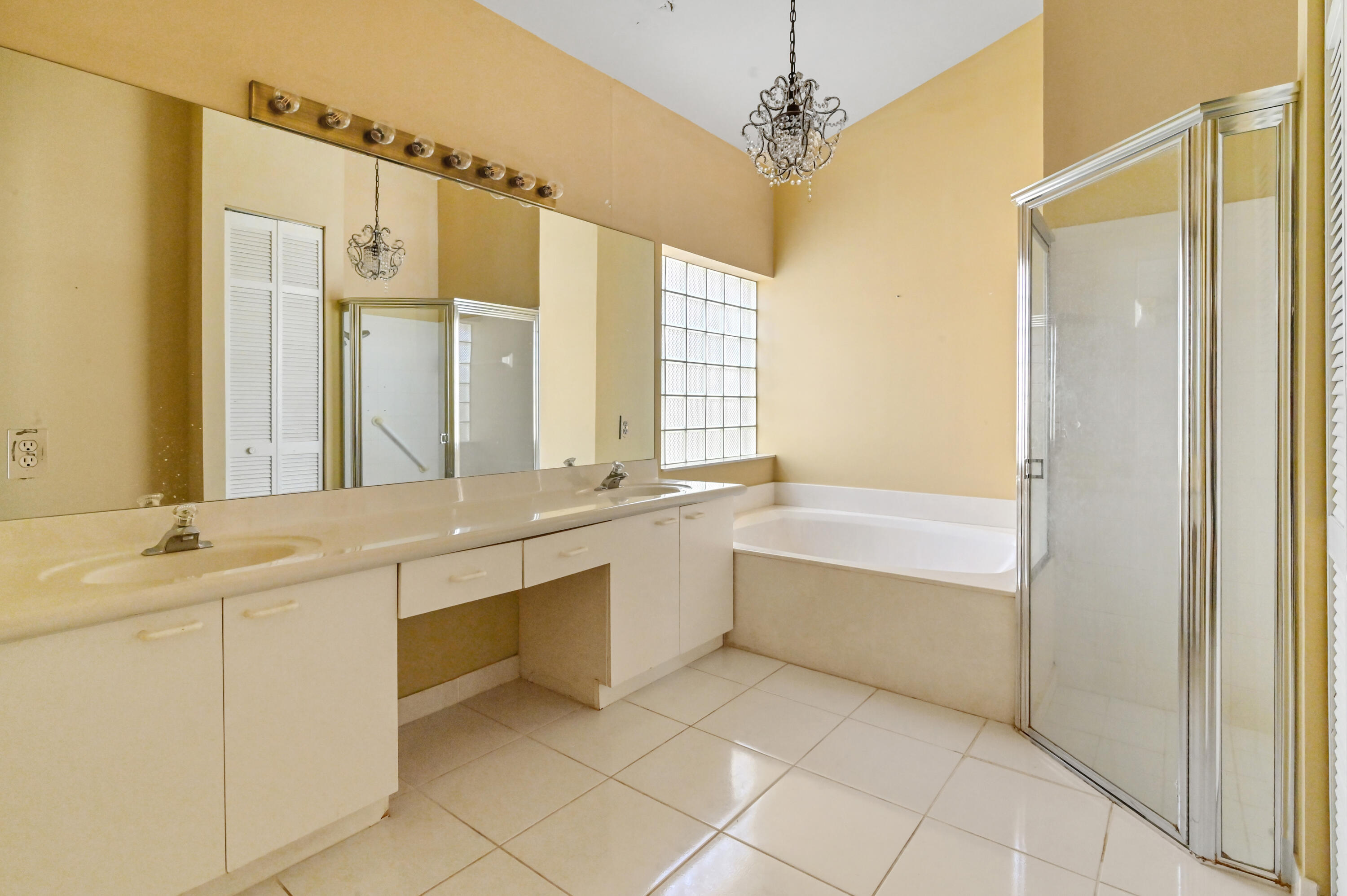 4337 Northwest 29th Way Boca Raton, FL 33434 - Photo 31 of 33 31 Bathroom 01