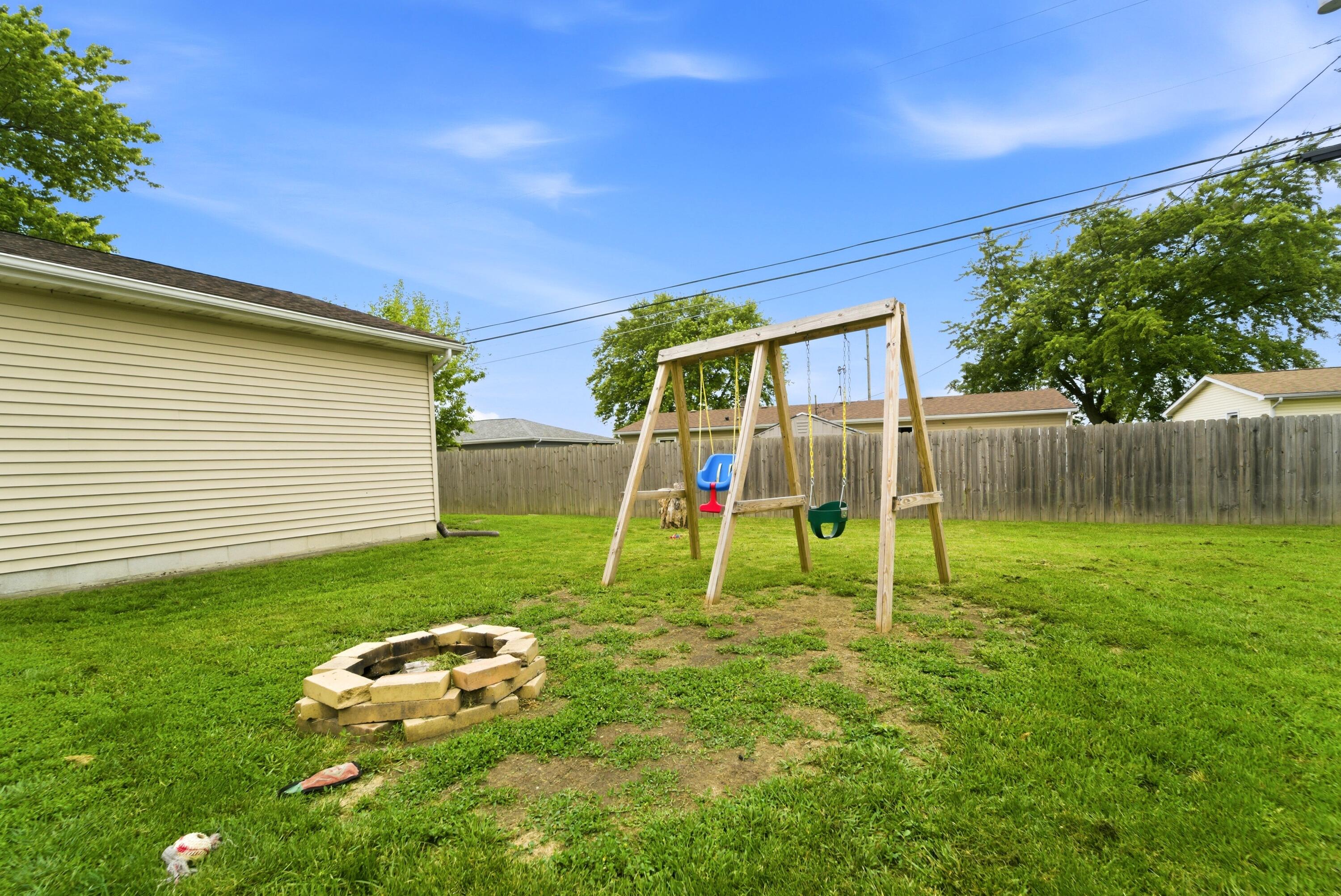 670 Newport Road Valparaiso, IN 46385 - Photo 23 of 23 3000x2005