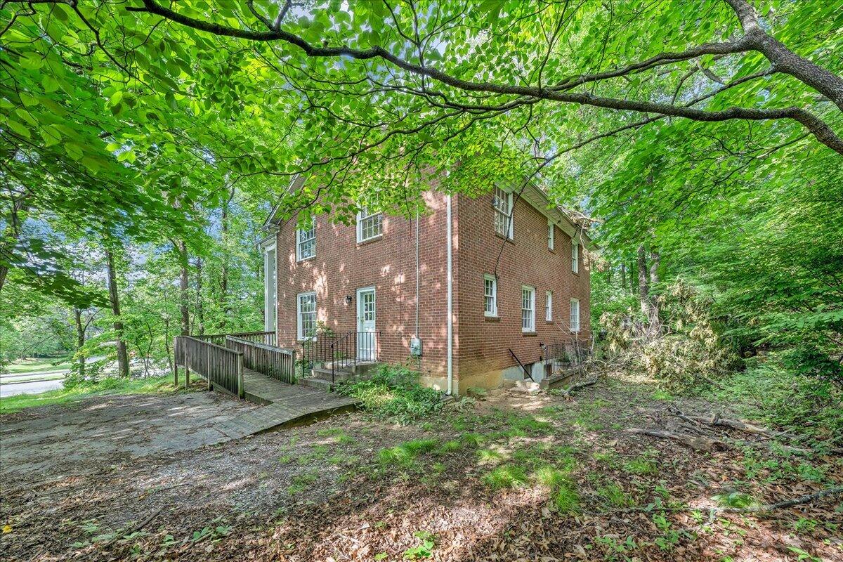 1009 Hardy Road Vinton, VA 24179 - Photo 34 of 38 34-MIB06694