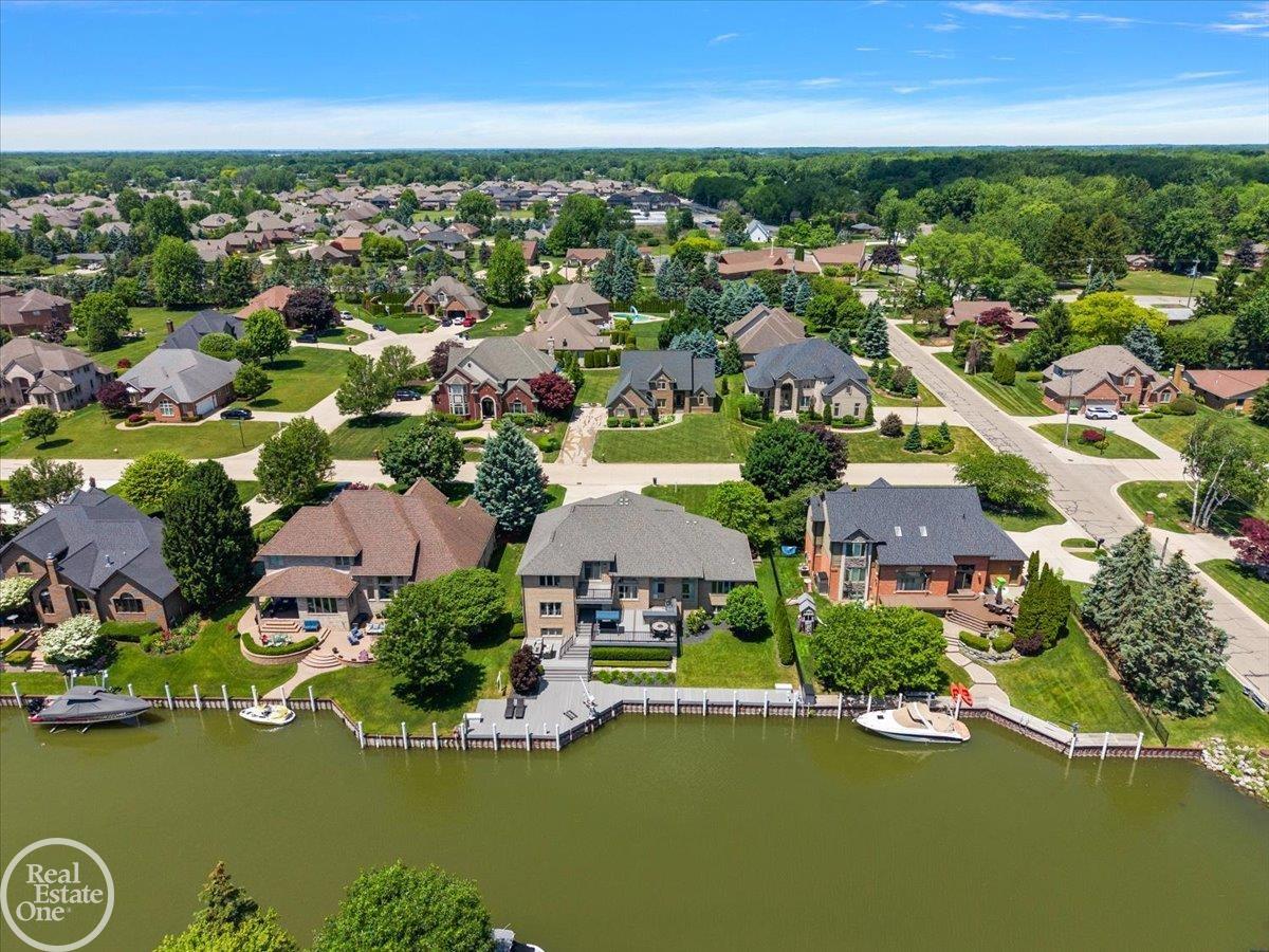 49572 Compass Point Drive New Baltimore, MI 48047 - Photo 7 of 76