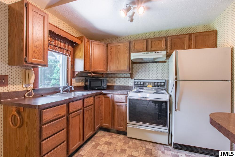 6621 South Jackson Road Jackson, MI 49201 - Photo 9 of 24 Photo 9