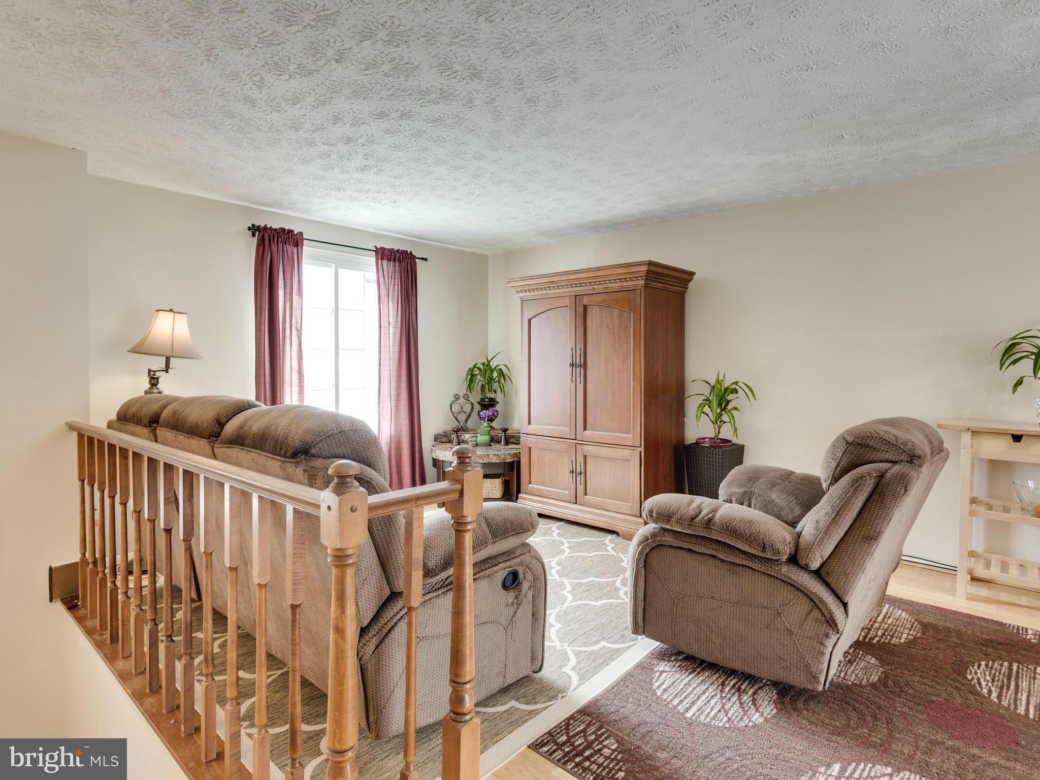 8484 Magic Tree Court Springfield, VA 22153 - Photo 7 of 30 Living Room