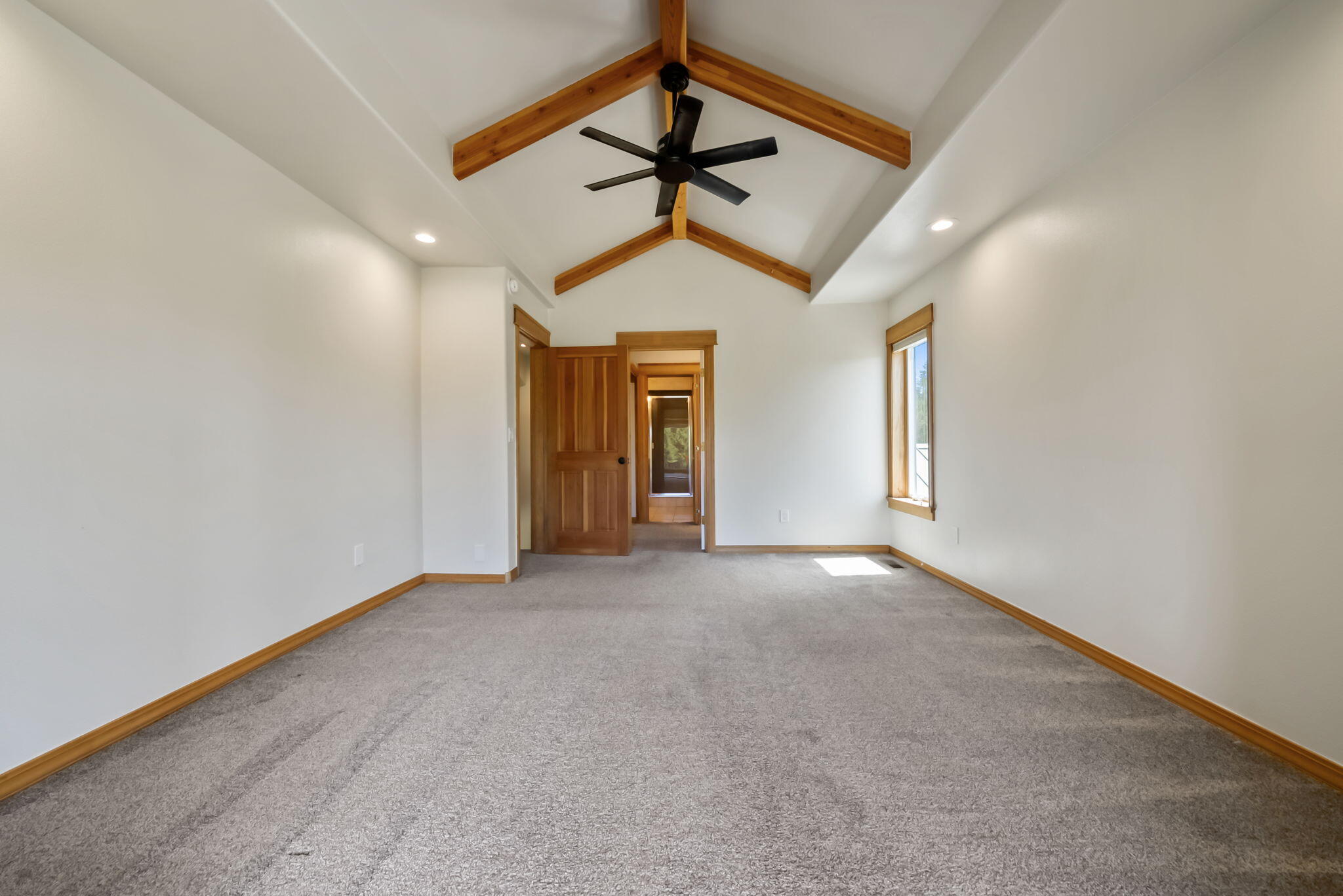55563 Huntington Road Bend, OR 97707 - Photo 30 of 42 42-web-or-mls-DSC01275-HDR copy