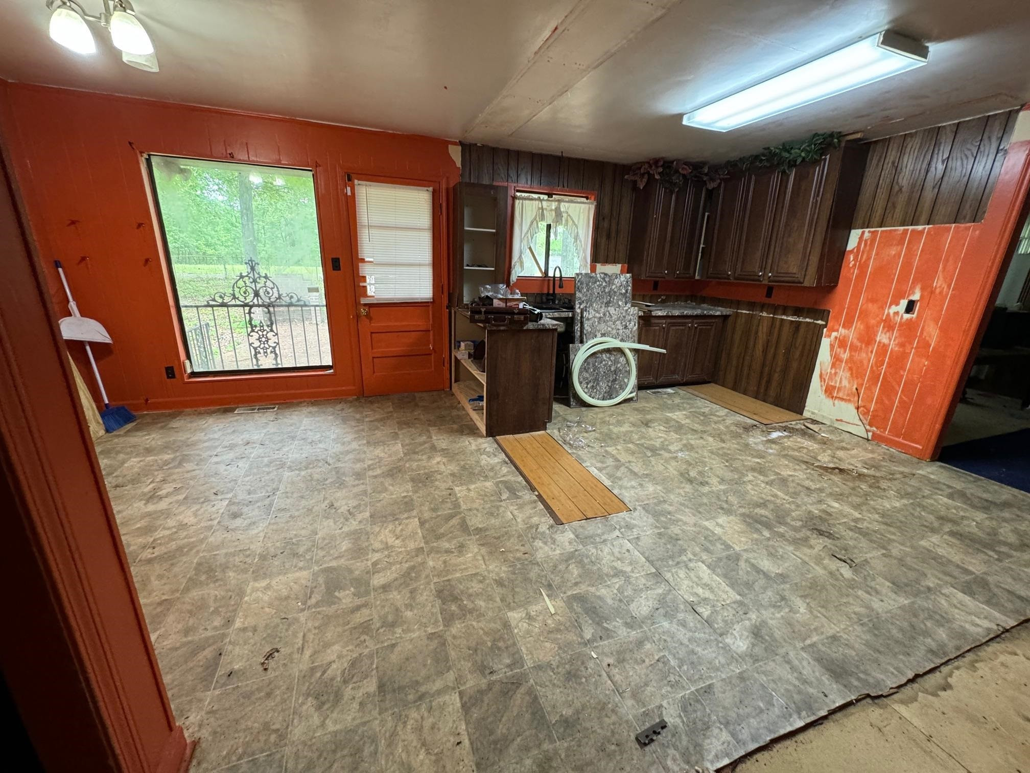 17 Henderson Road Jackson, TN 38305 - Photo 8 of 27 Photo 8