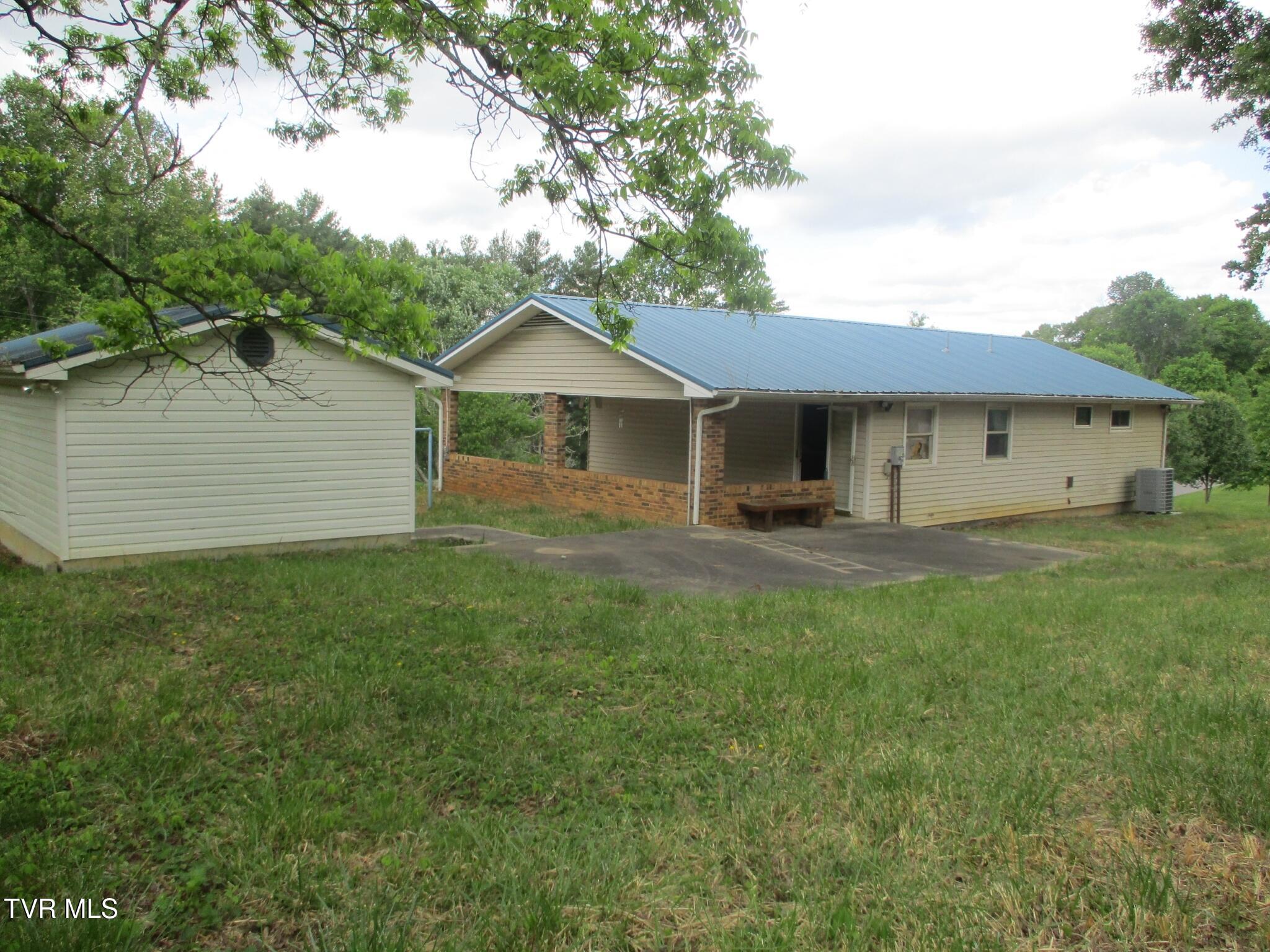 270 Forrest Road Fall Branch, TN 37656 - Photo 17 of 25 17 IMG_9325