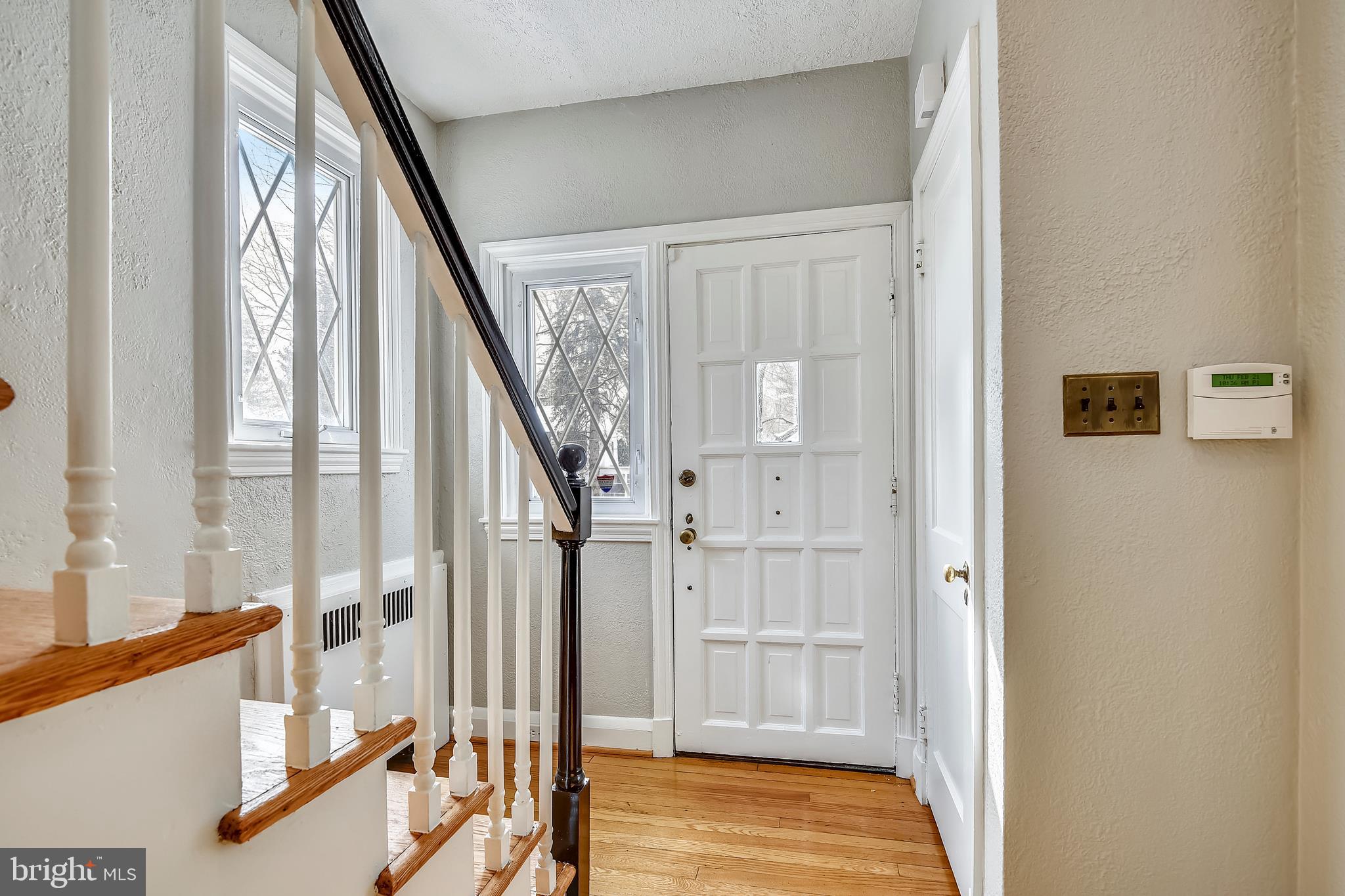 620 Hatherleigh Road Baltimore, MD 21212 - Photo 22 of 72 Front foyer entrance