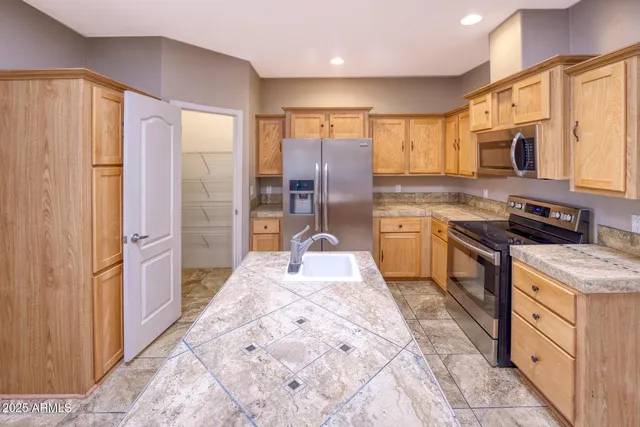 $370,000 | 2738 North Calle Tercero, Huachuca City, AZ 85616