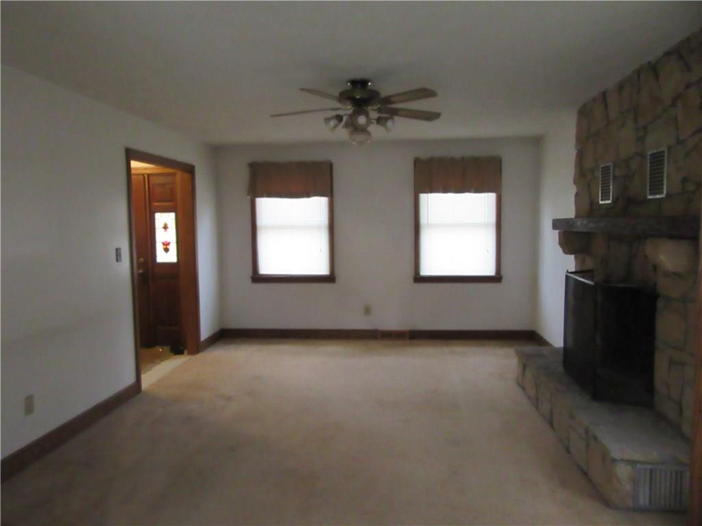 867 Rockdale Road Butler, PA 16002 - Photo 3 of 25