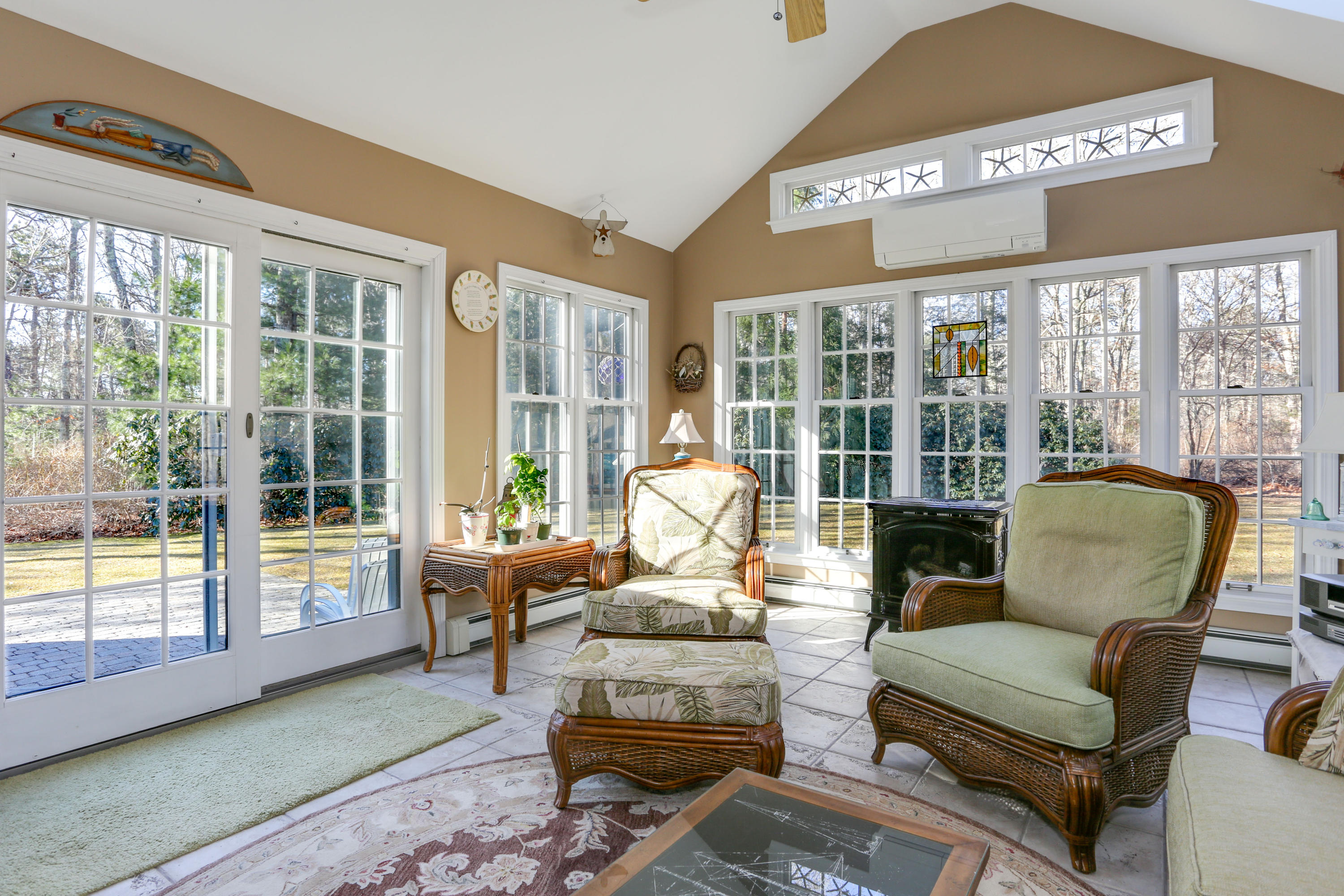 81 Pinkham Road Sandwich, MA 02563 - Photo 15 of 42 81PinLR-16