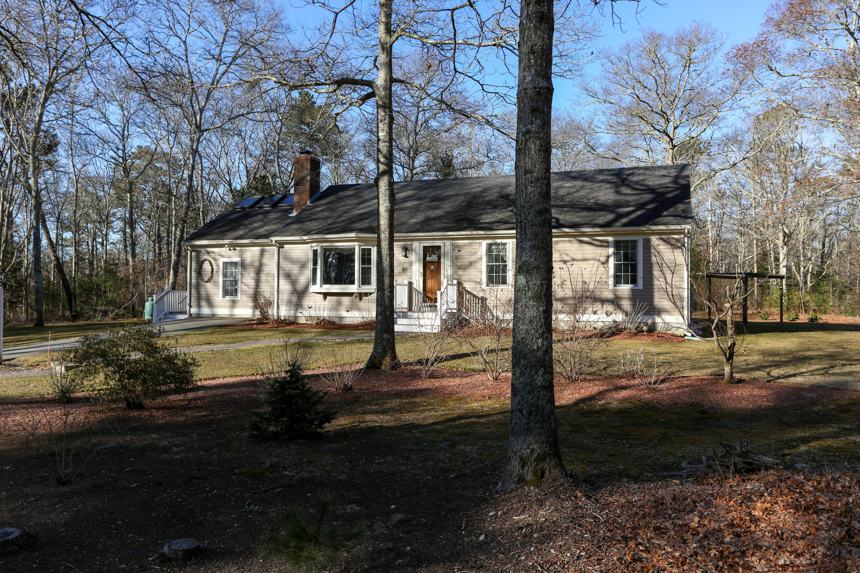81 Pinkham Road Sandwich, MA 02563 - Photo 2 of 42 81PinLR-1
