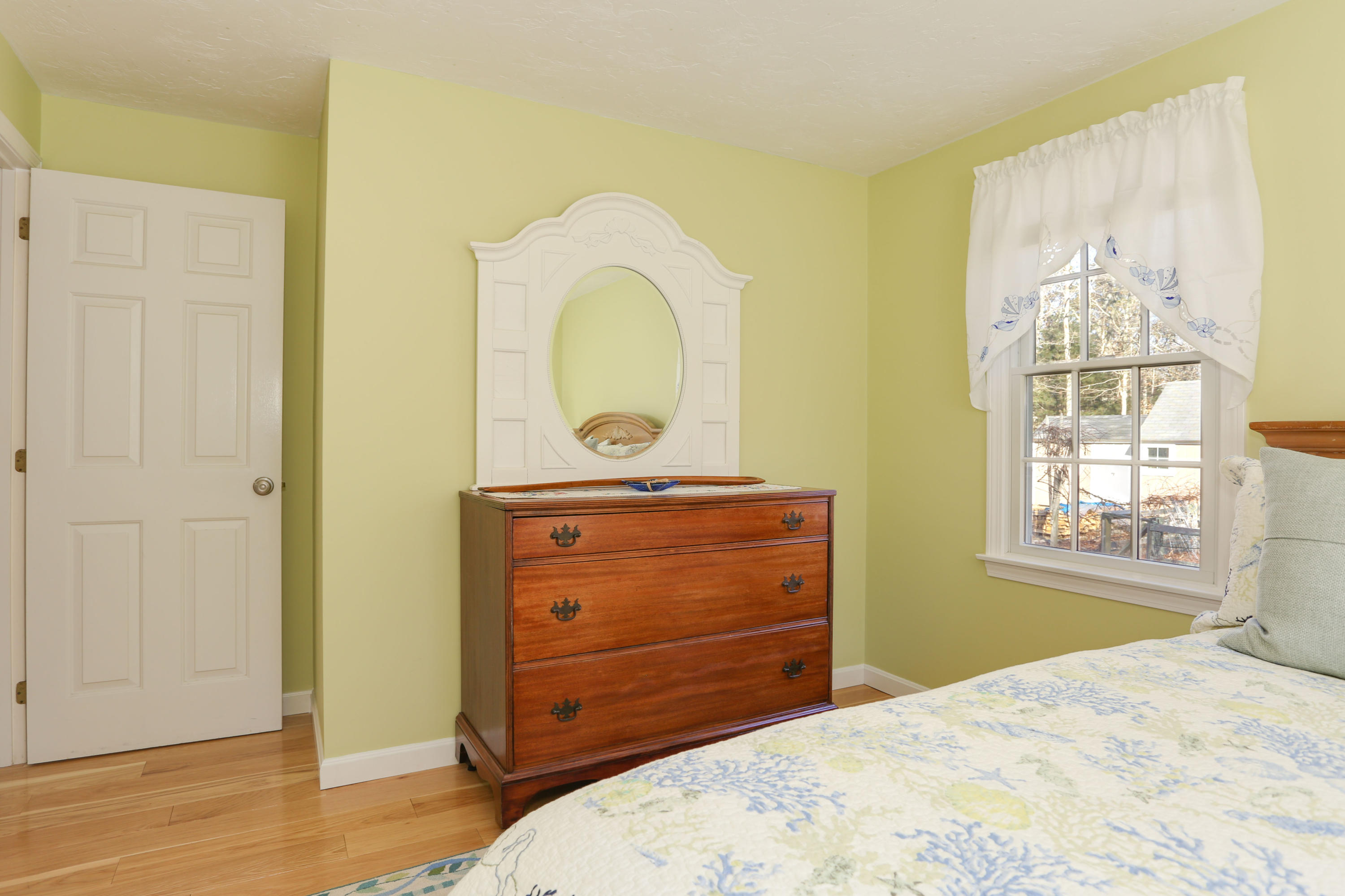 81 Pinkham Road Sandwich, MA 02563 - Photo 21 of 42 81PinLR-22