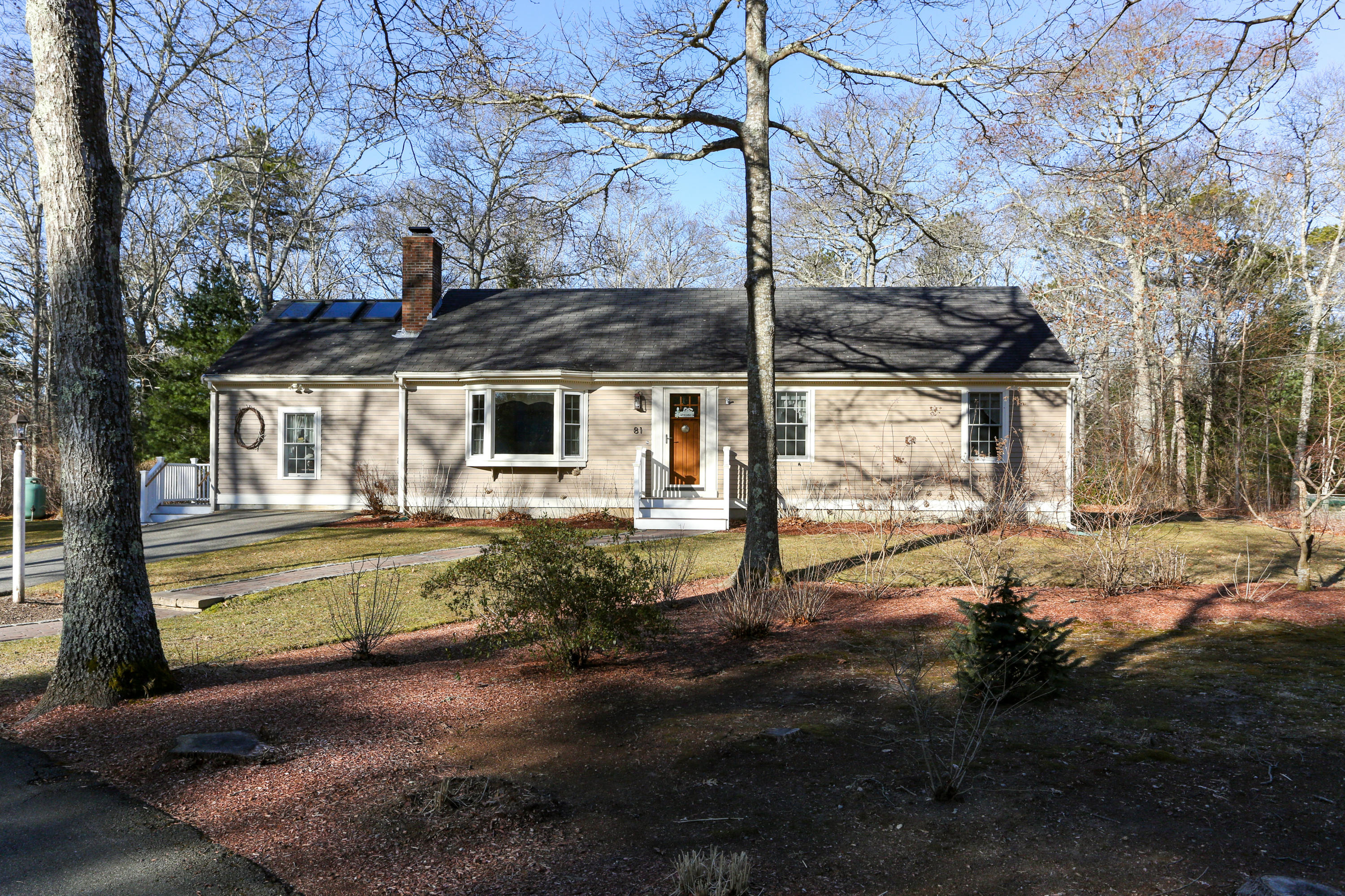 81 Pinkham Road Sandwich, MA 02563 - Photo 3 of 42 81PinLR-2