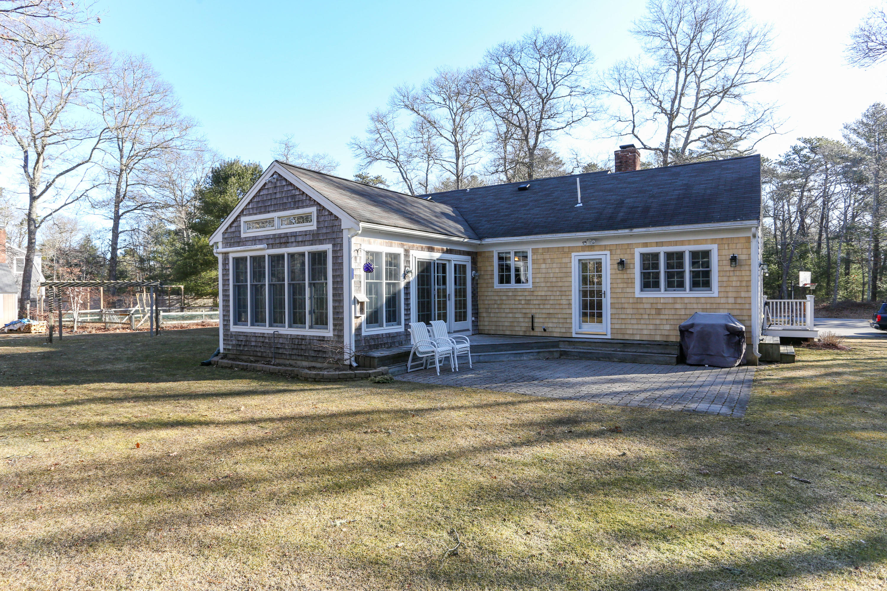 81 Pinkham Road Sandwich, MA 02563 - Photo 33 of 42 81PinLR-34