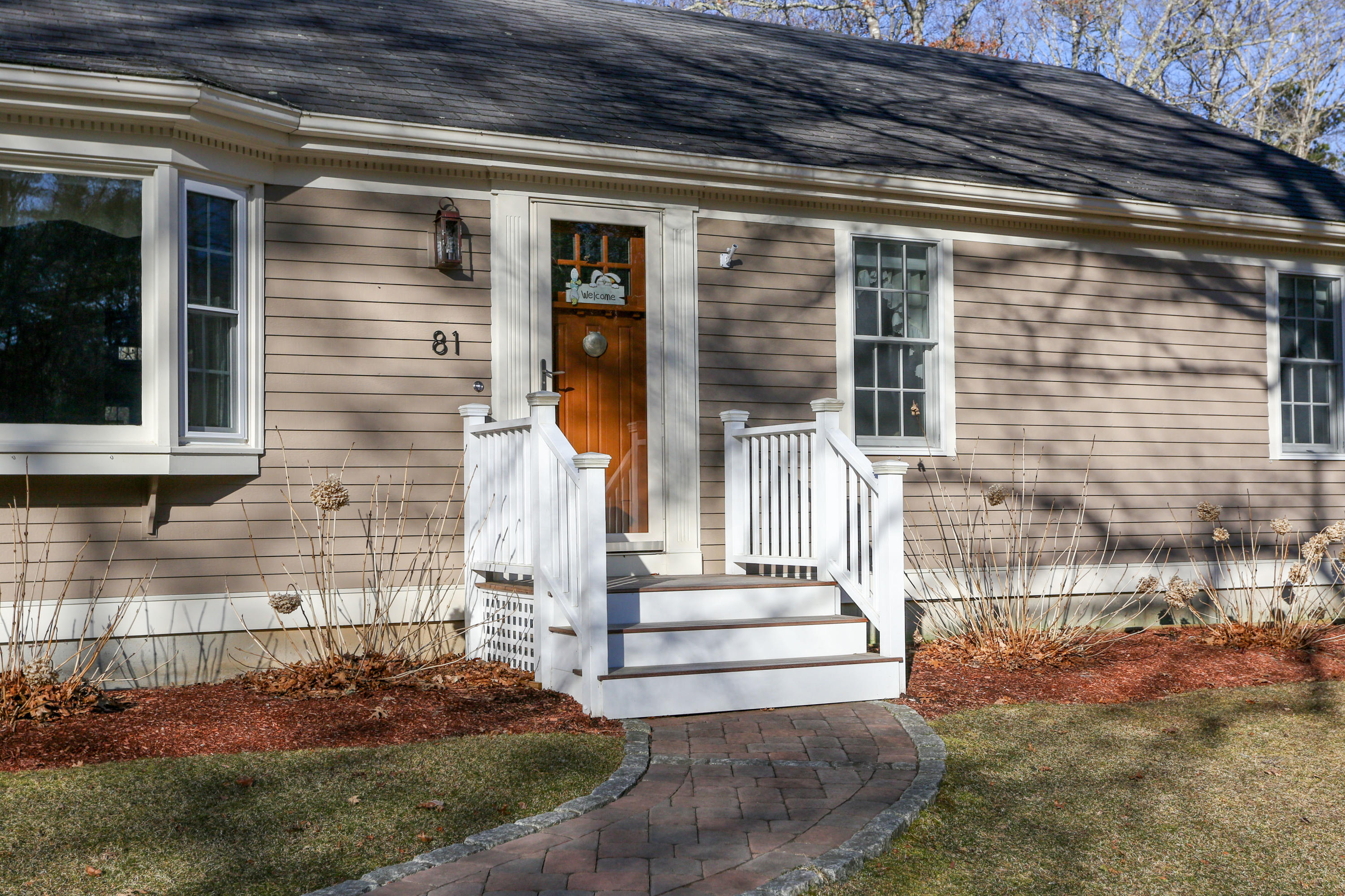 81 Pinkham Road Sandwich, MA 02563 - Photo 4 of 42 81PinLR-5