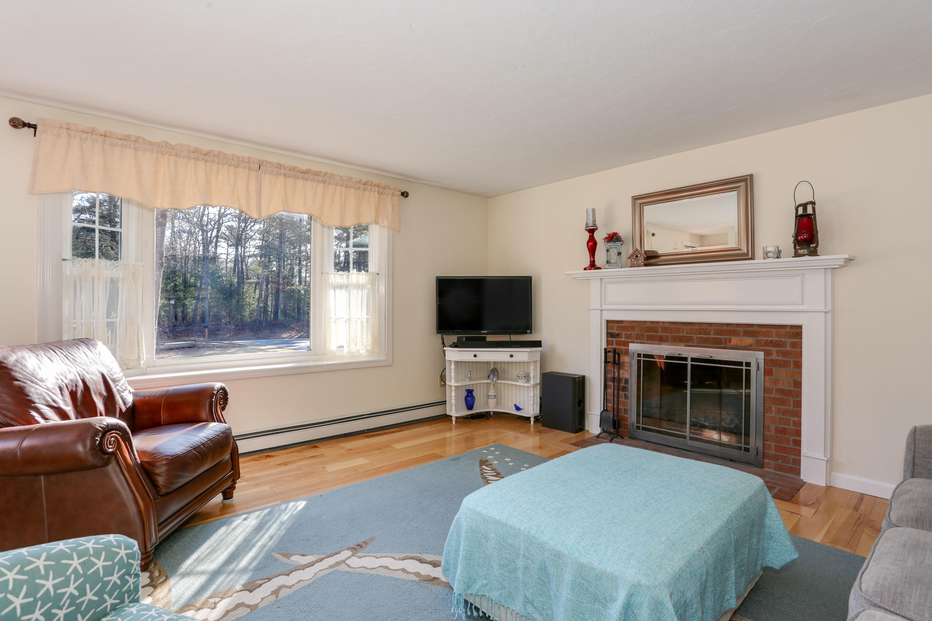 81 Pinkham Road Sandwich, MA 02563 - Photo 6 of 42 81PinLR-7