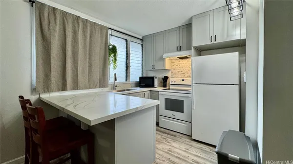 $2,500 | 455 Lewers Street, Unit 4, Honolulu, HI 96815